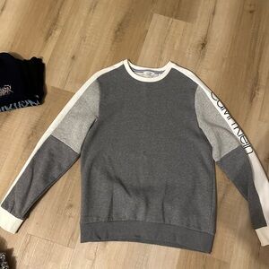 Calvin Klein Men's Gray and Cream Crewneck Sweater